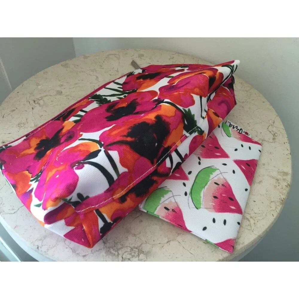 Clinique 2pc pretty floral print make up